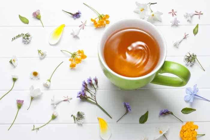 How to Make Your Own Tea for Hot Flashes: the Best Recipes