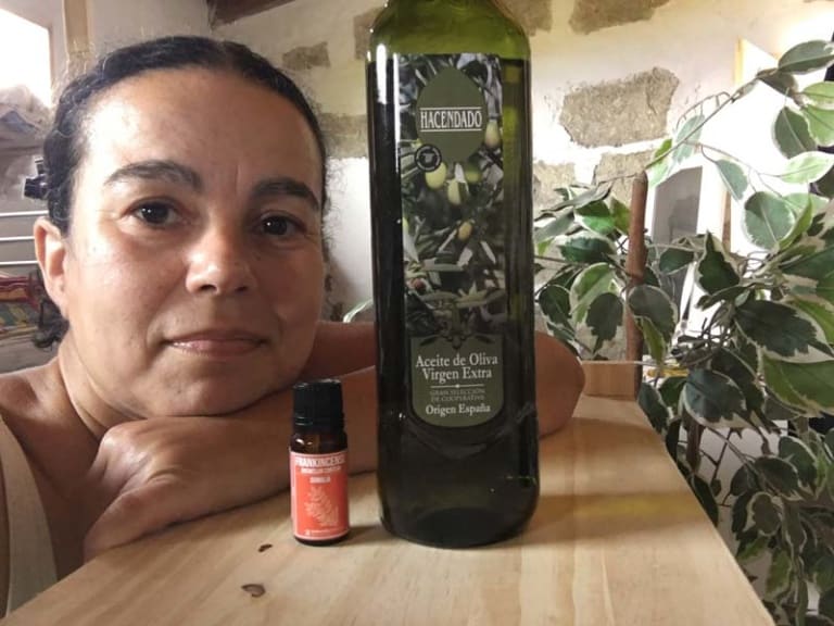 Olive Oil & Frankincense: A Potent Anti-Aging Combo Mix