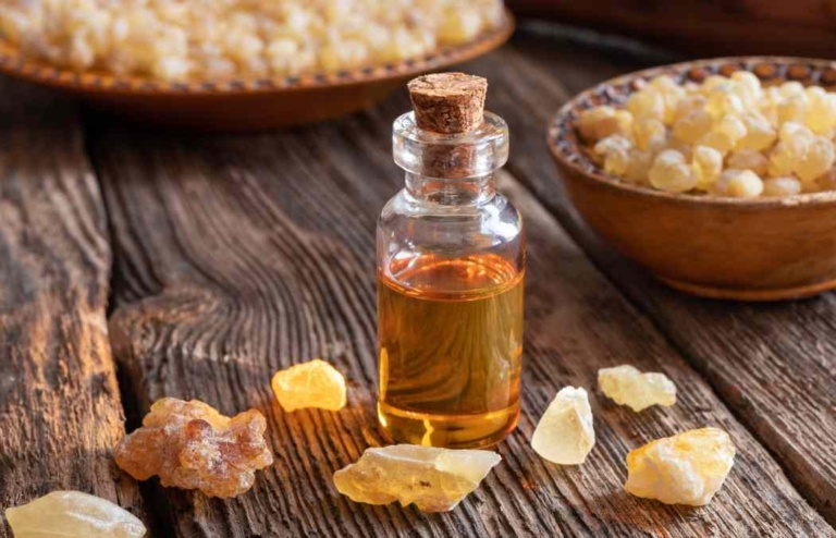Frankincense Essential Oil Blends: Diffuser Recipes & Aromatherapy Magic