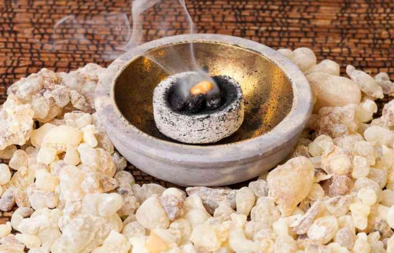Frankincense Spiritual Benefits & Spiritual Uses (Resin, Incense & Oil)