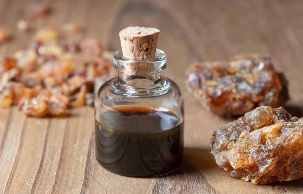 myrrh resin and essential oil