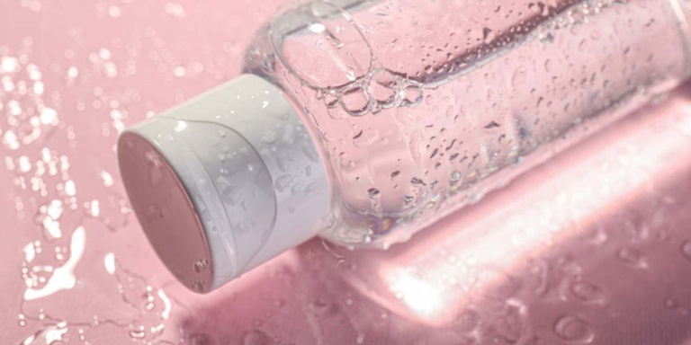 Can Micellar Water Cause Acne? Using Micellar Water & Pore Clog